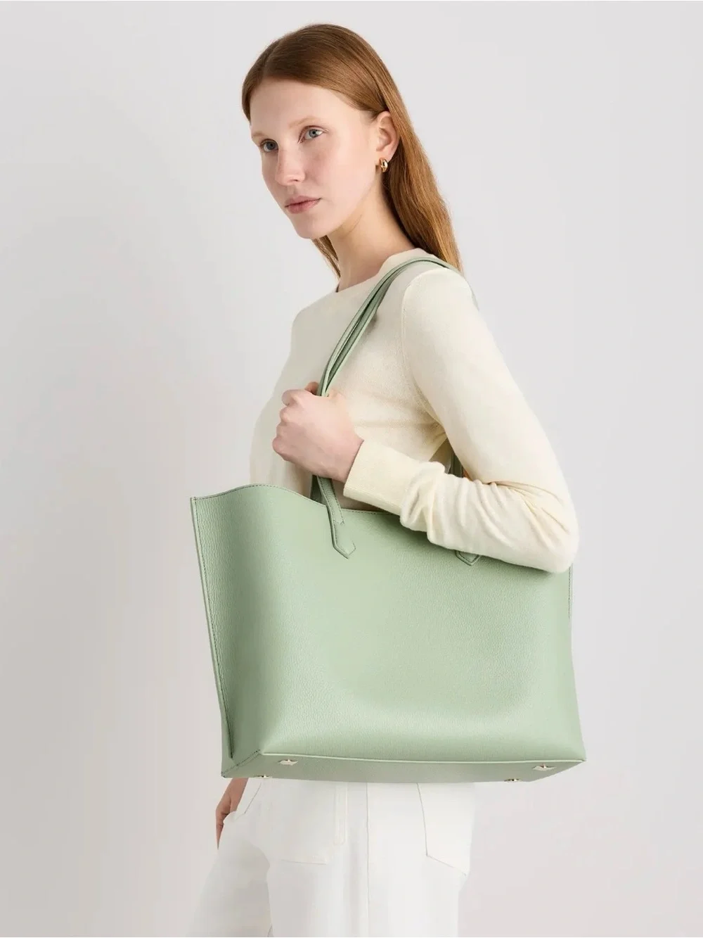 Quince Italian Leather Triple Compartment Tote – Green | Structured Minimalist - Picture 6 of 8